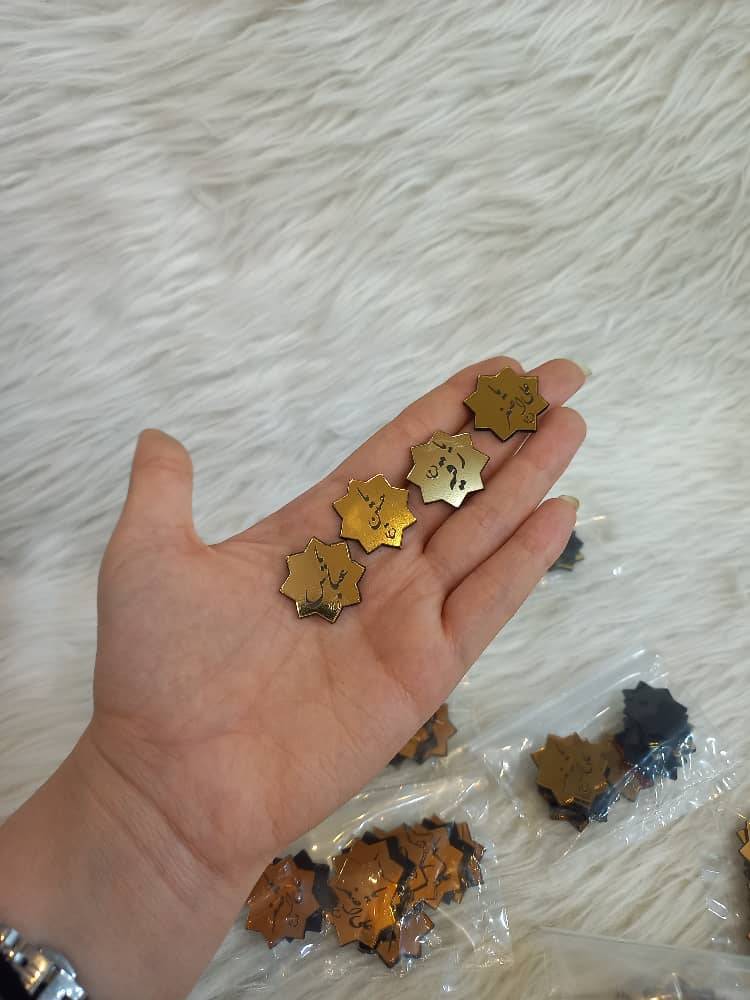 تصویر از سنجاق سینه محرمی