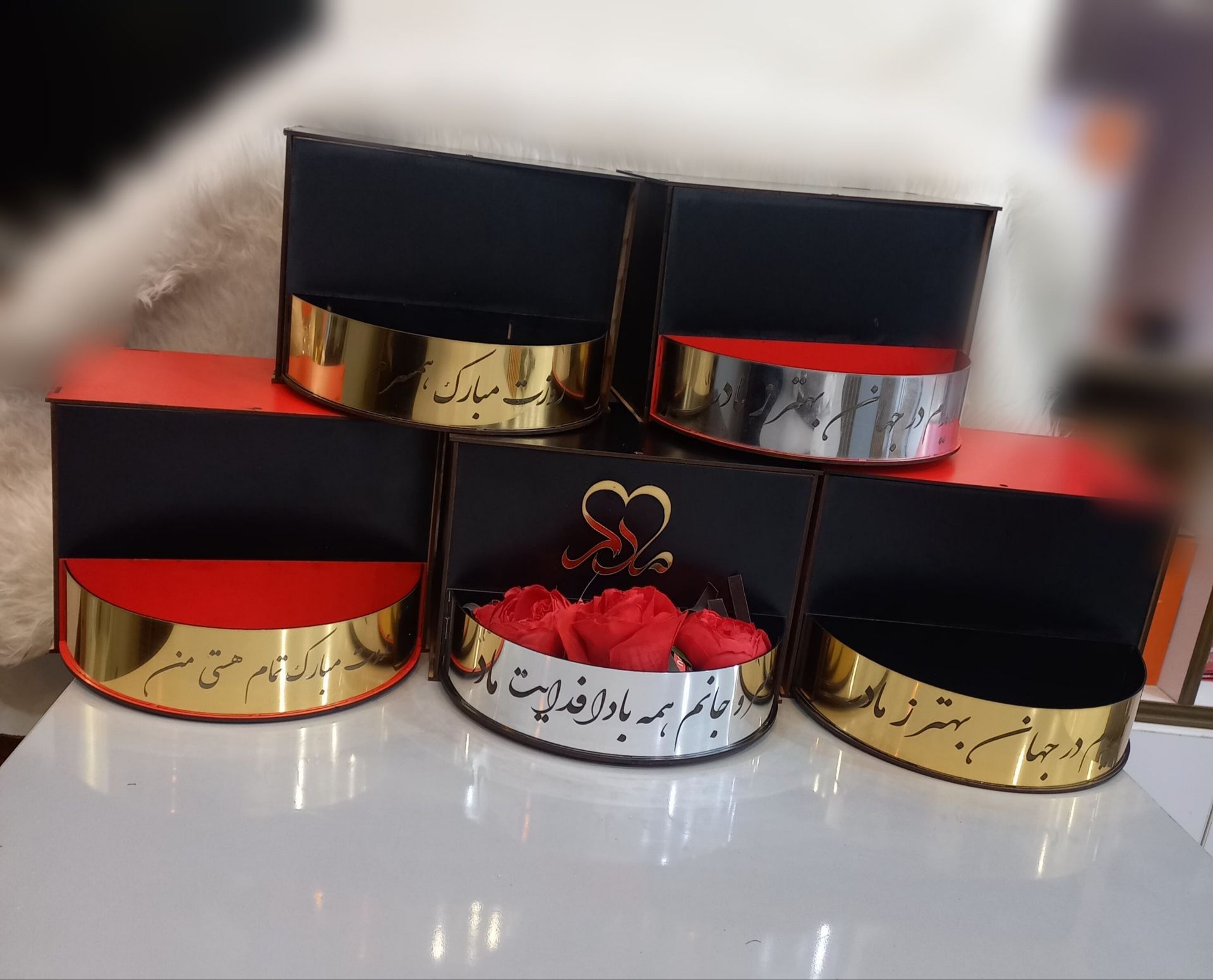 تصویر از جعبه کادویی روز مادر